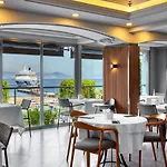 Numa Port 4*