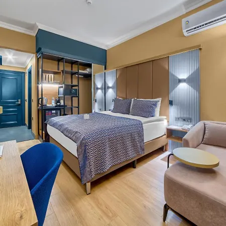 Hotel Numa Port 4*