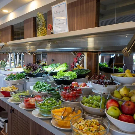 Numa Port אלאניה