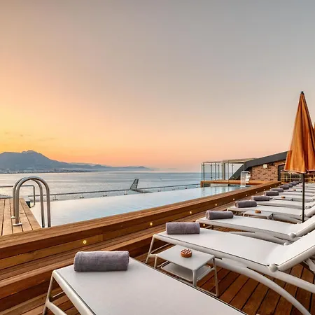 Numa Port Hotel