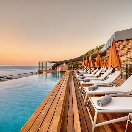 Hotel Numa Port 4*