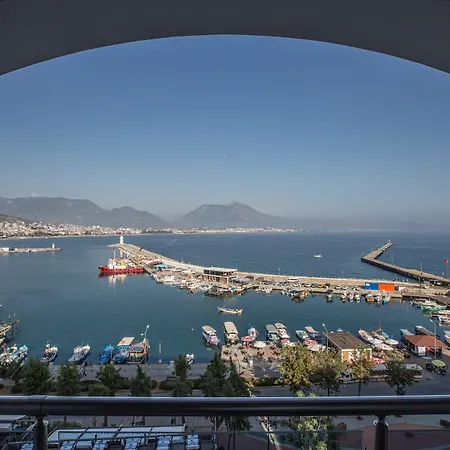 Numa Port אלאניה