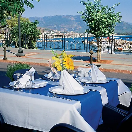 Numa Port אלאניה