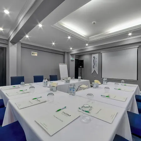 Numa Port Szálloda 4*