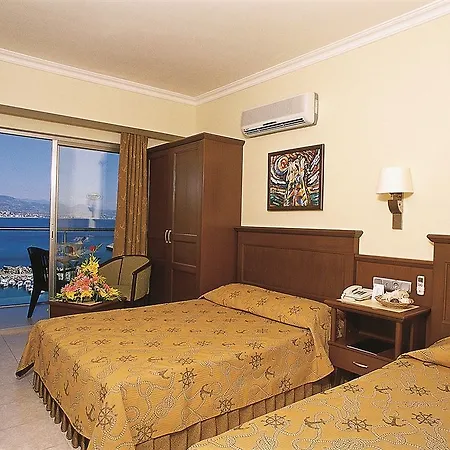 Otel Numa Port 4*