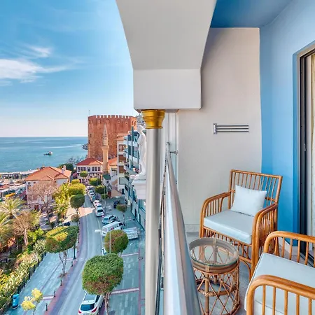 Numa Port Hotel